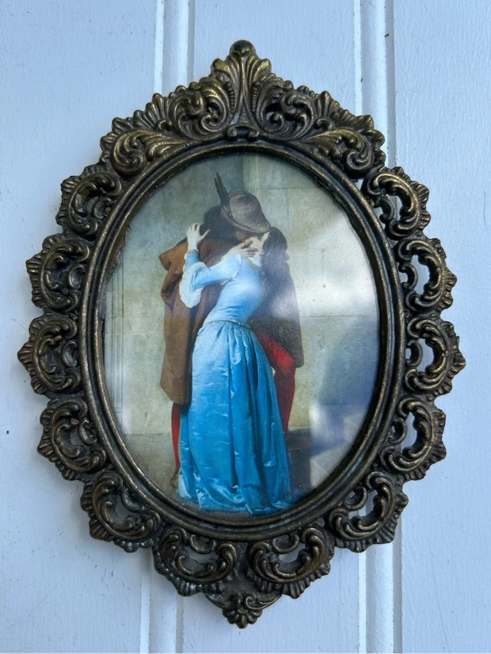 Vintage Art Ornate Oval Picture Frame Gold-Toned  The Kiss Italian Mini 6x8